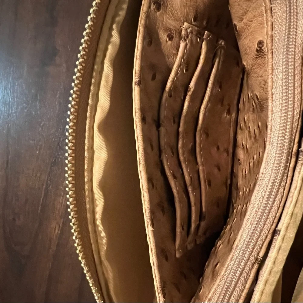 Textured Purse - Picture 6 of 7